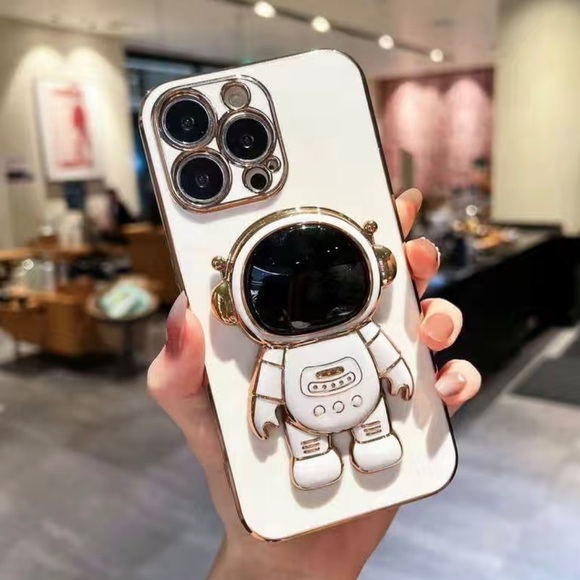 LAST ONE - iPhone 14 Astronaut Case in White and Rose Gold - Picture 2 of 5